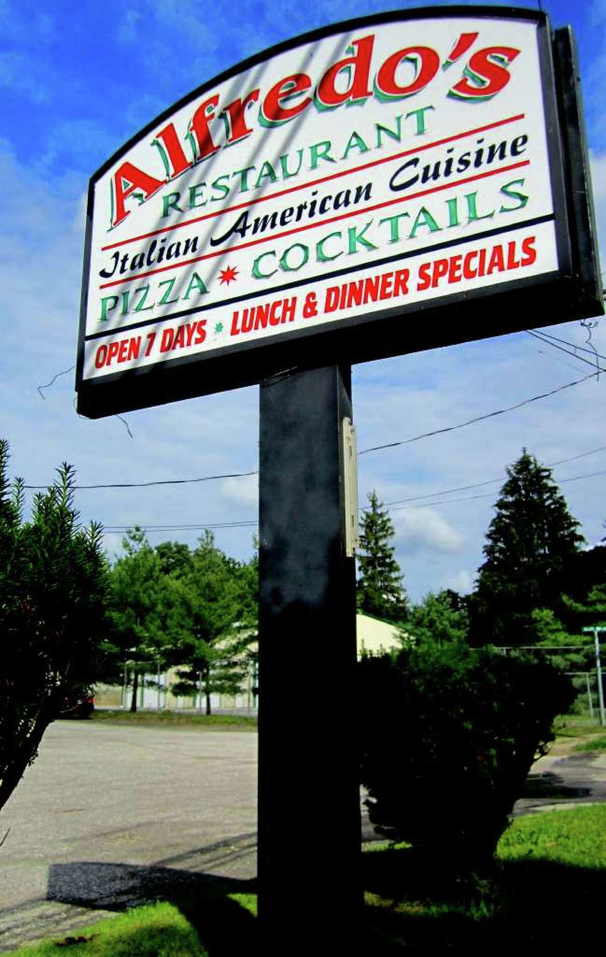 Alfredo's Restaurant celebrates 25th anniversary