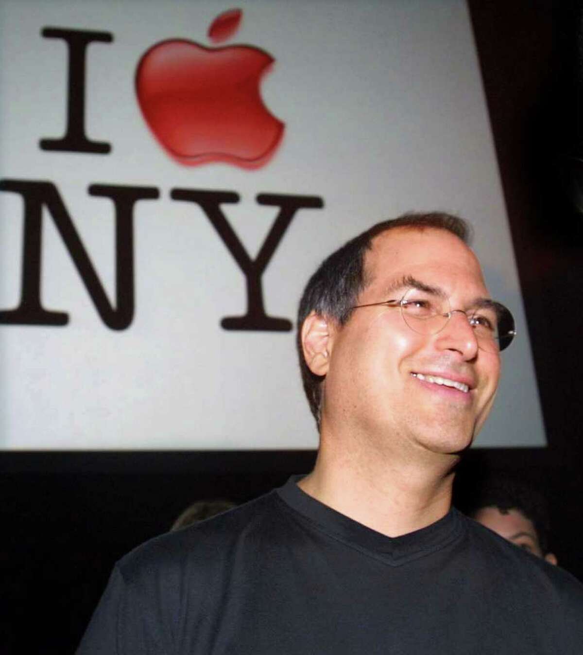 Steve Jobs resigns as Apple CEO