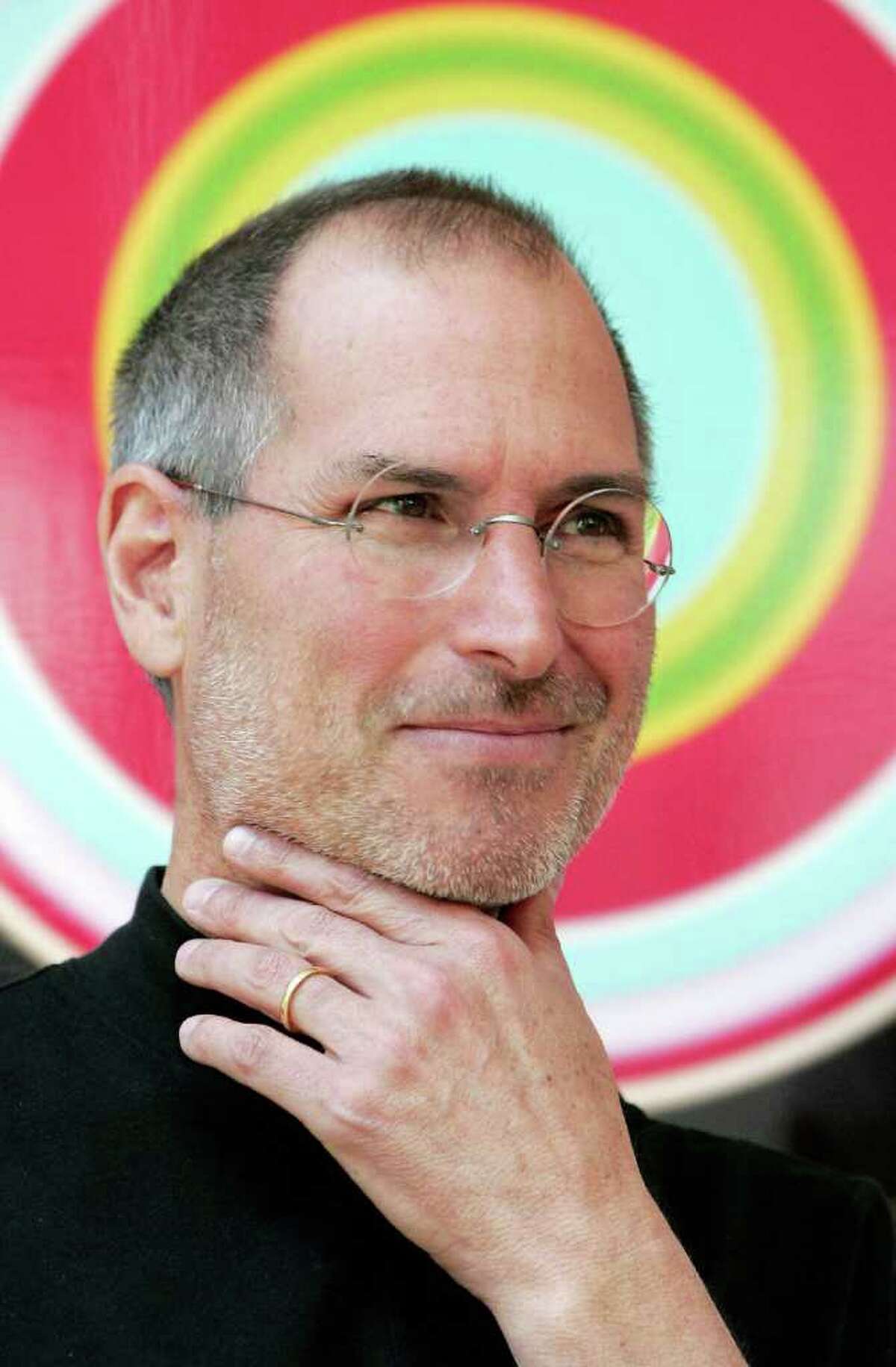 Steve Jobs resigns as Apple CEO