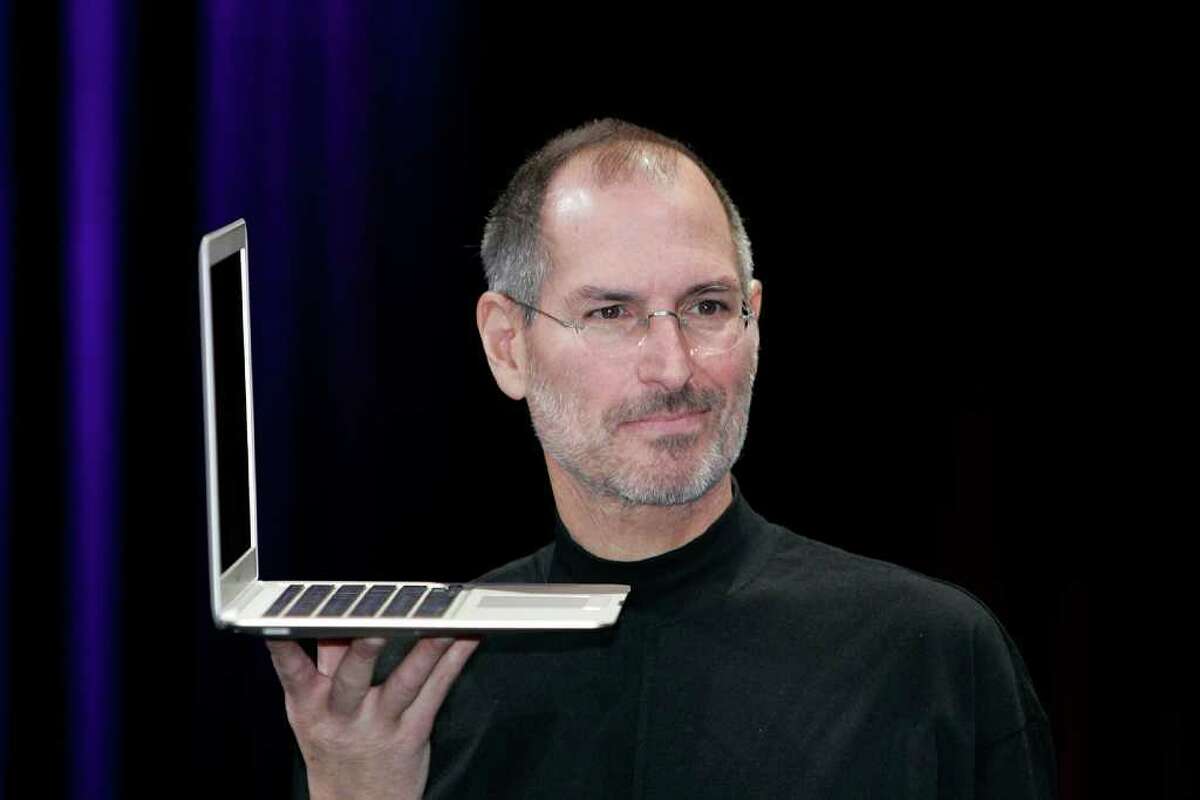 Steve Jobs resigns as Apple CEO