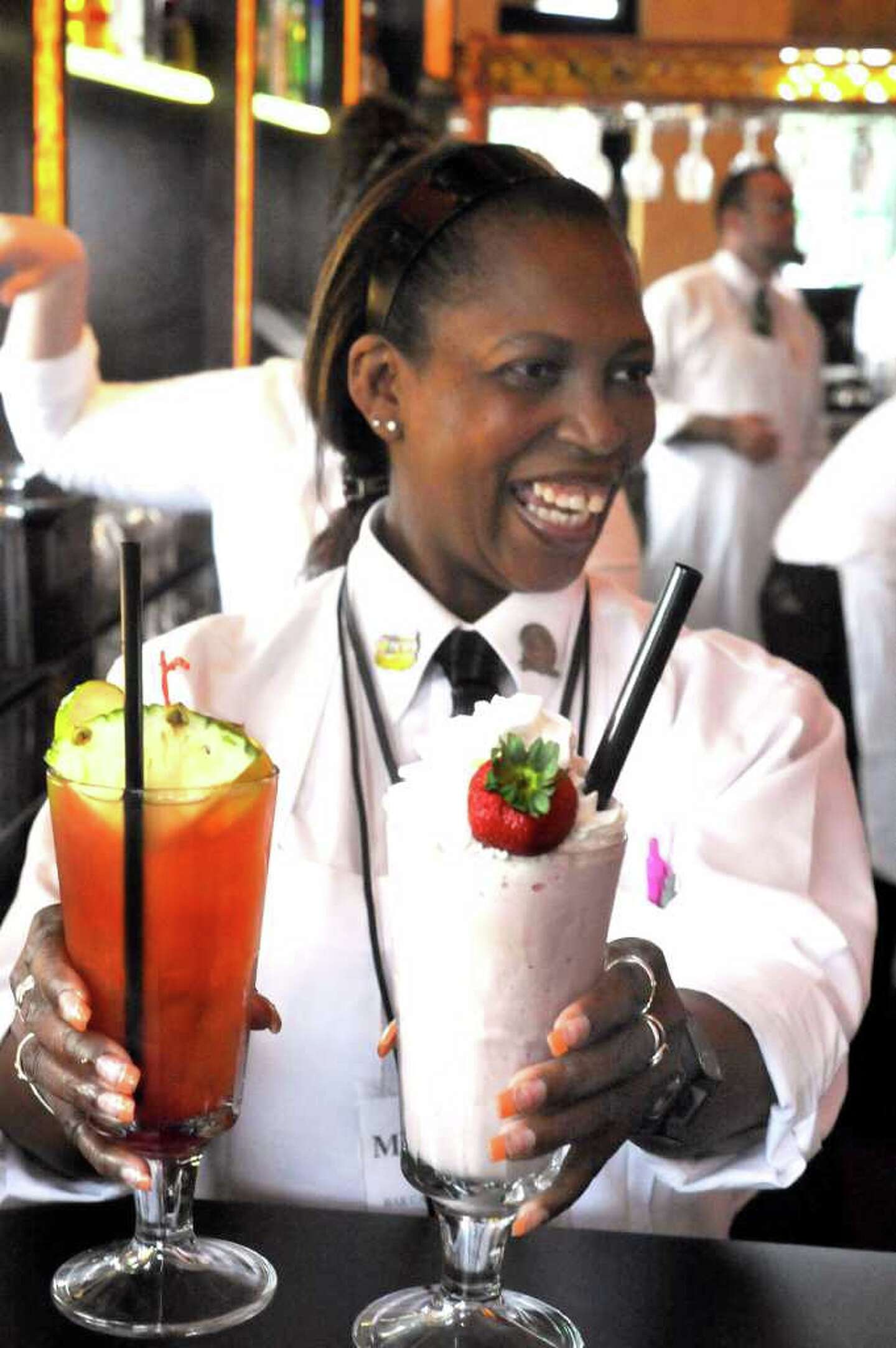 Cheesecake Factory to open in Danbury Fair mall