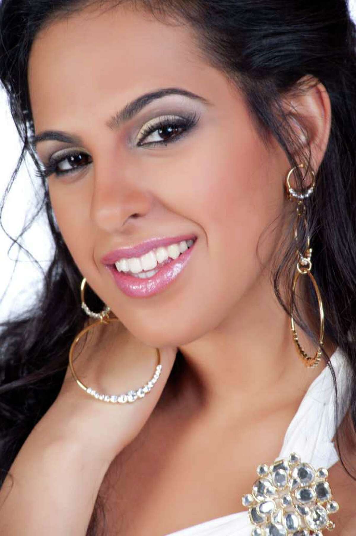 Miss Sri Lanka 2011, Stephanie Siriwardhana.