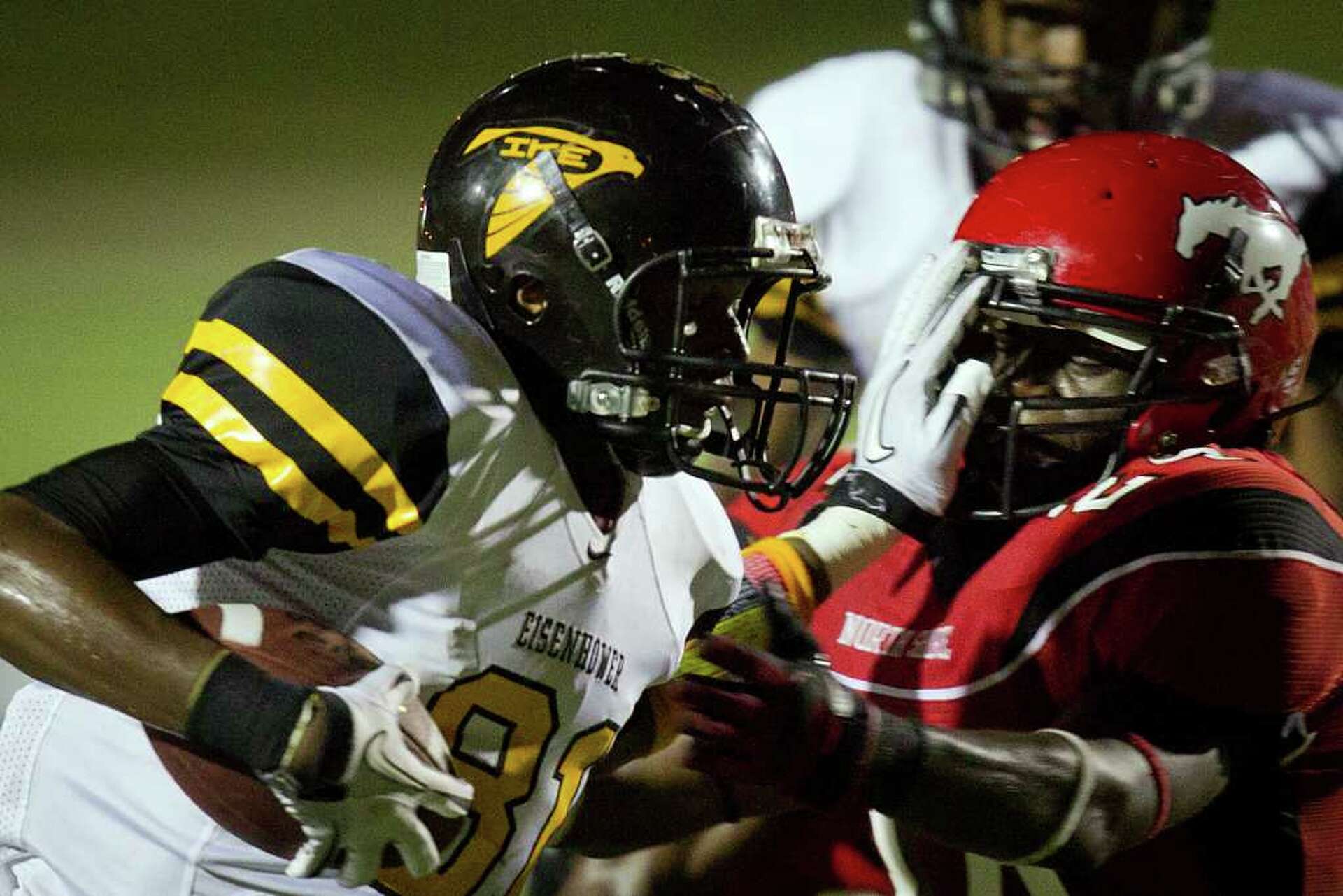 Mourning player's death, Eisenhower suffers big loss against North Shore