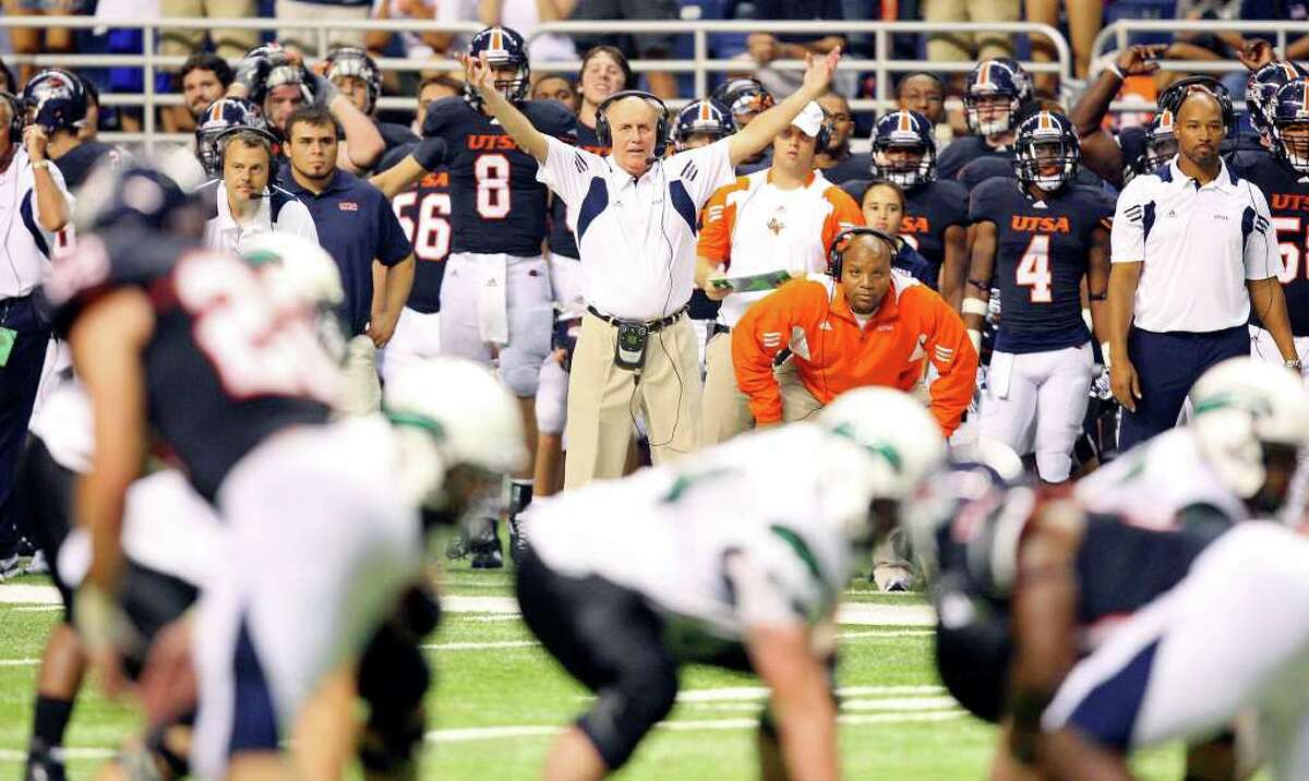 UTSA Insider: Coaches Learning Next To Players