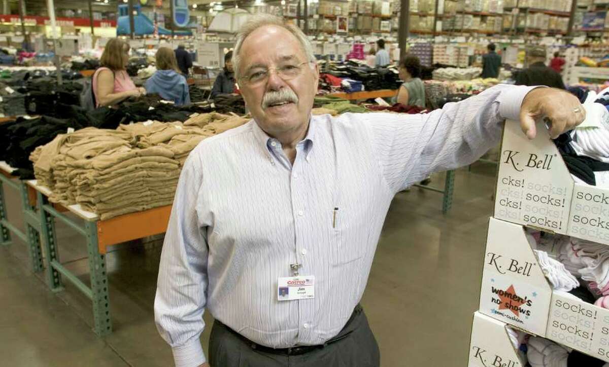 PETER YATES : NEW YORK TIMES FILE STEPPING DOWN: Costco CEO Jim Sinegal, shown in 2005, will be replaced by Craig Jelinek, who's worked with him over the last 18 months.