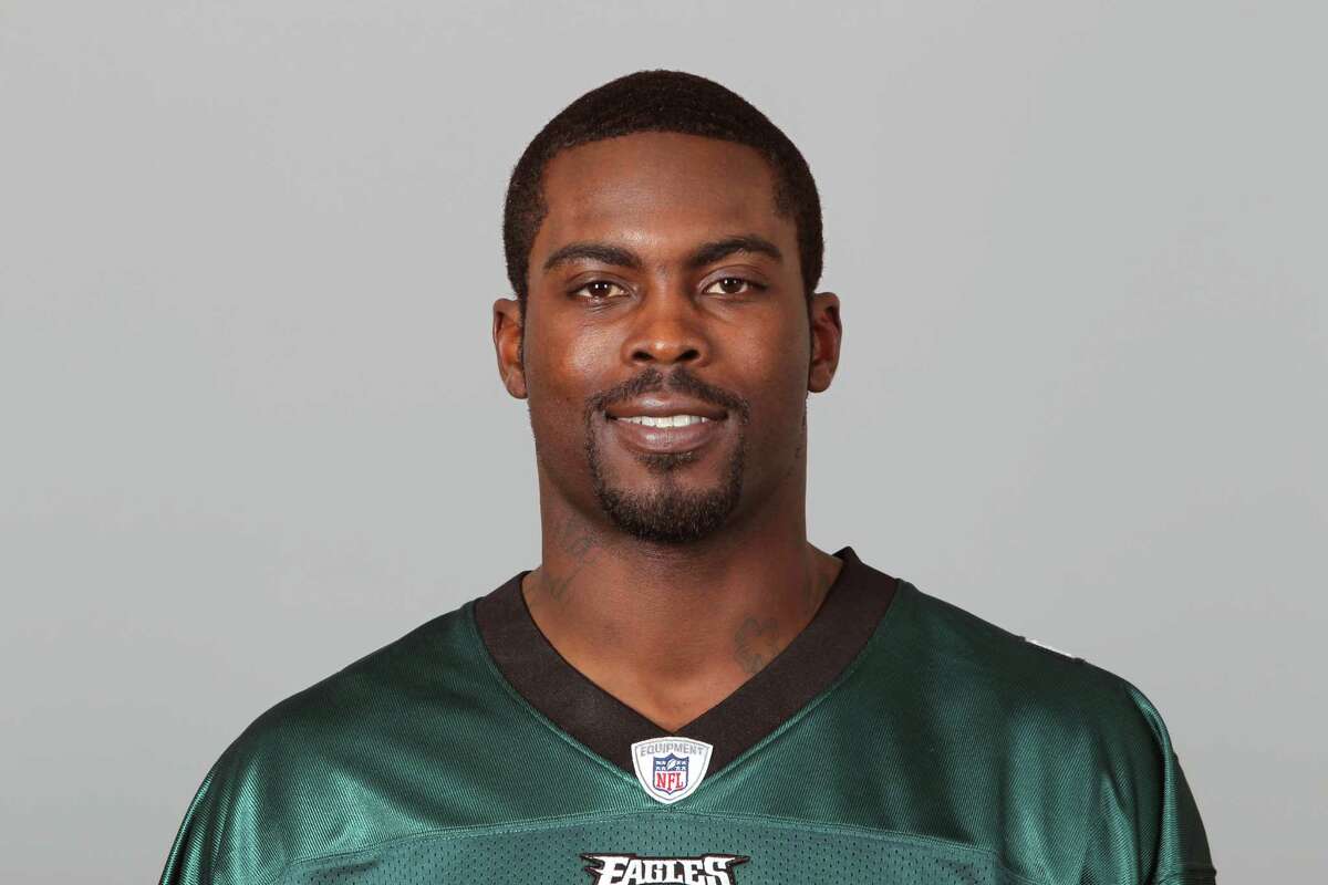 Reaction to Michael Vick signing by Philadelphia Eagles spans