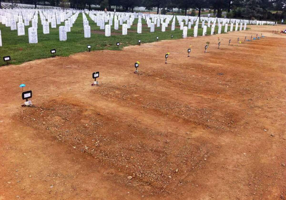 City seeks to honor SEAL killed in line of duty