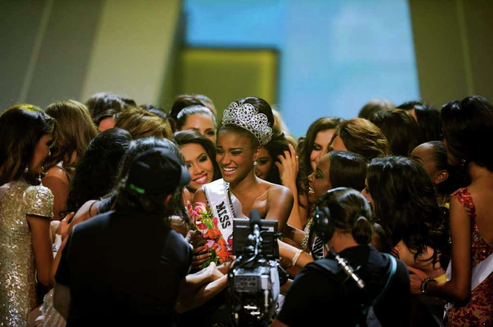 Miss Universe sees crown a path to peace