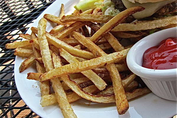 Facundo Cafe S Burgers Hotter Than Your Car Hood