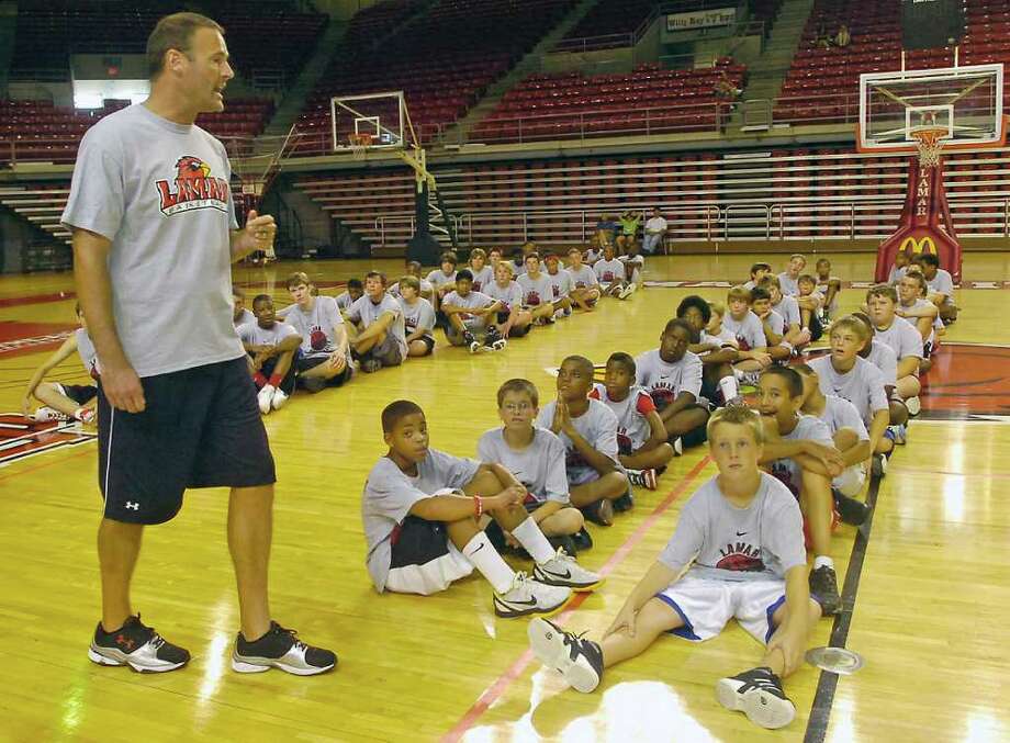 Lamar Football Basketball To Play Doubleheader Nov 19 Beaumont Enterprise