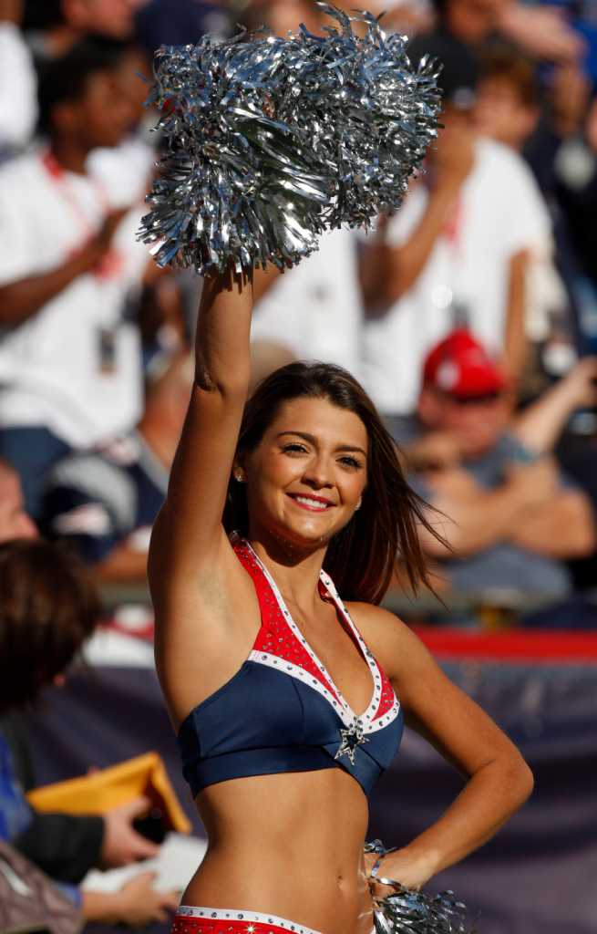 Doug Flutie's daughter makes Patriots' squad … as a cheerleader