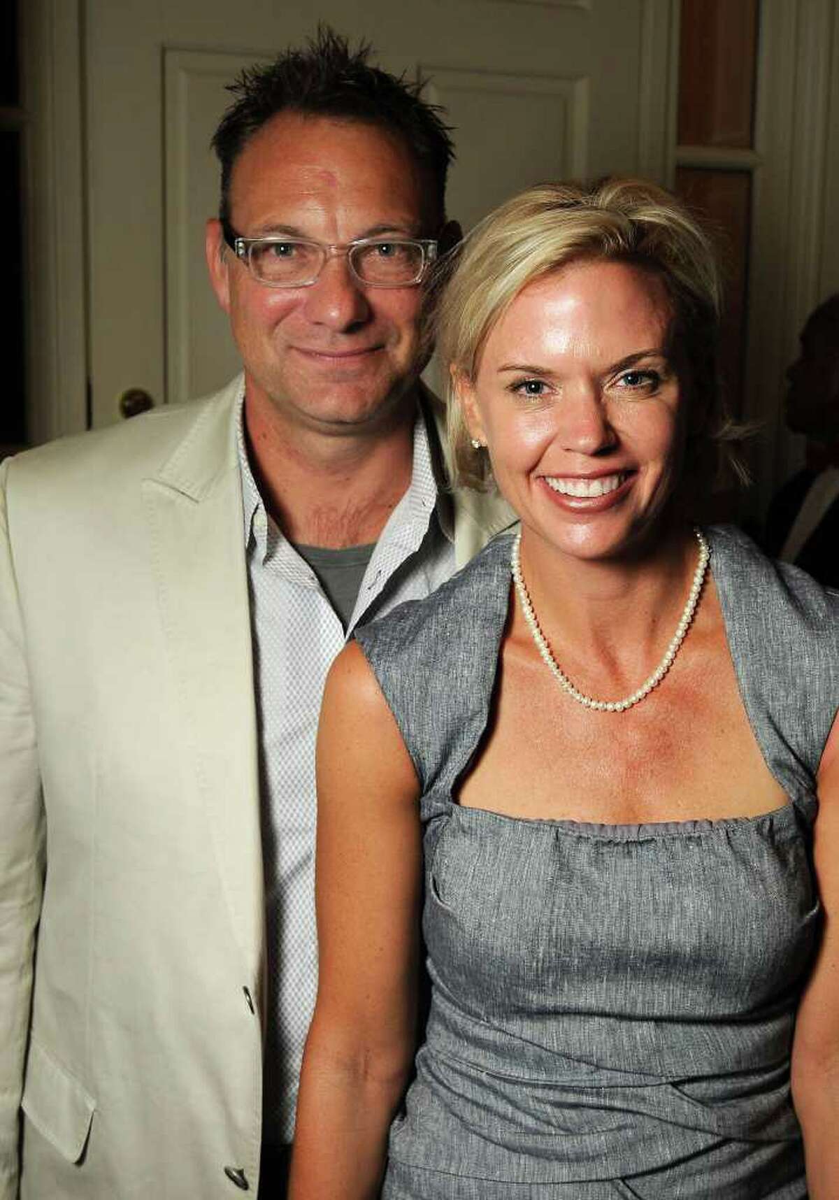 Lynn Wyatt Chicks With Guns photographer