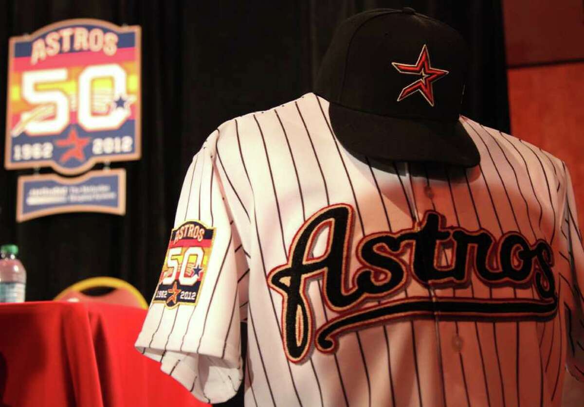 Astros wearing Houston Strong patches vs. Twins