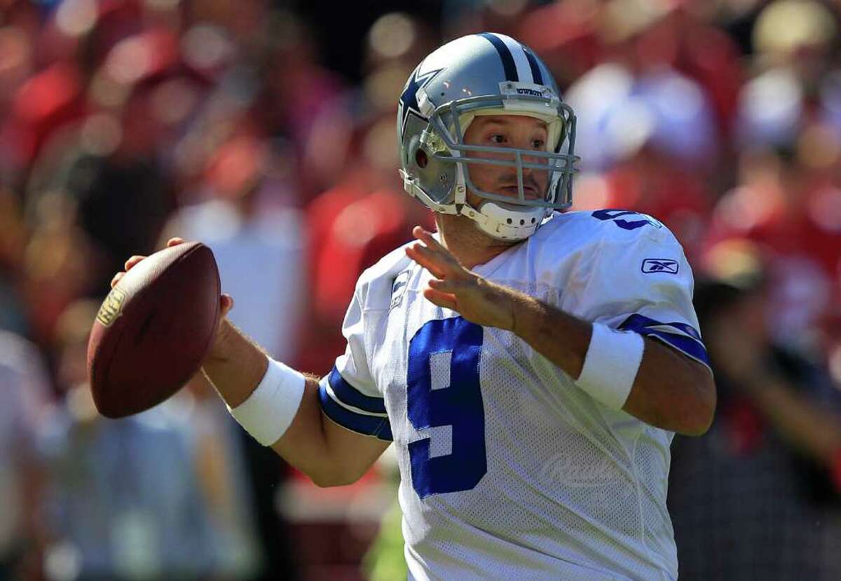 Cowboys quarterback Tony Romo is expected to start tonight against the Redskins despite having a fractured rib.