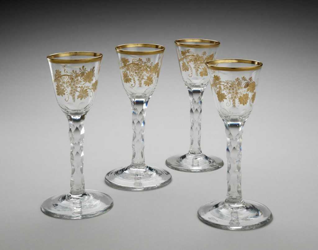 Rienzi hosts a Punch Party and mixer