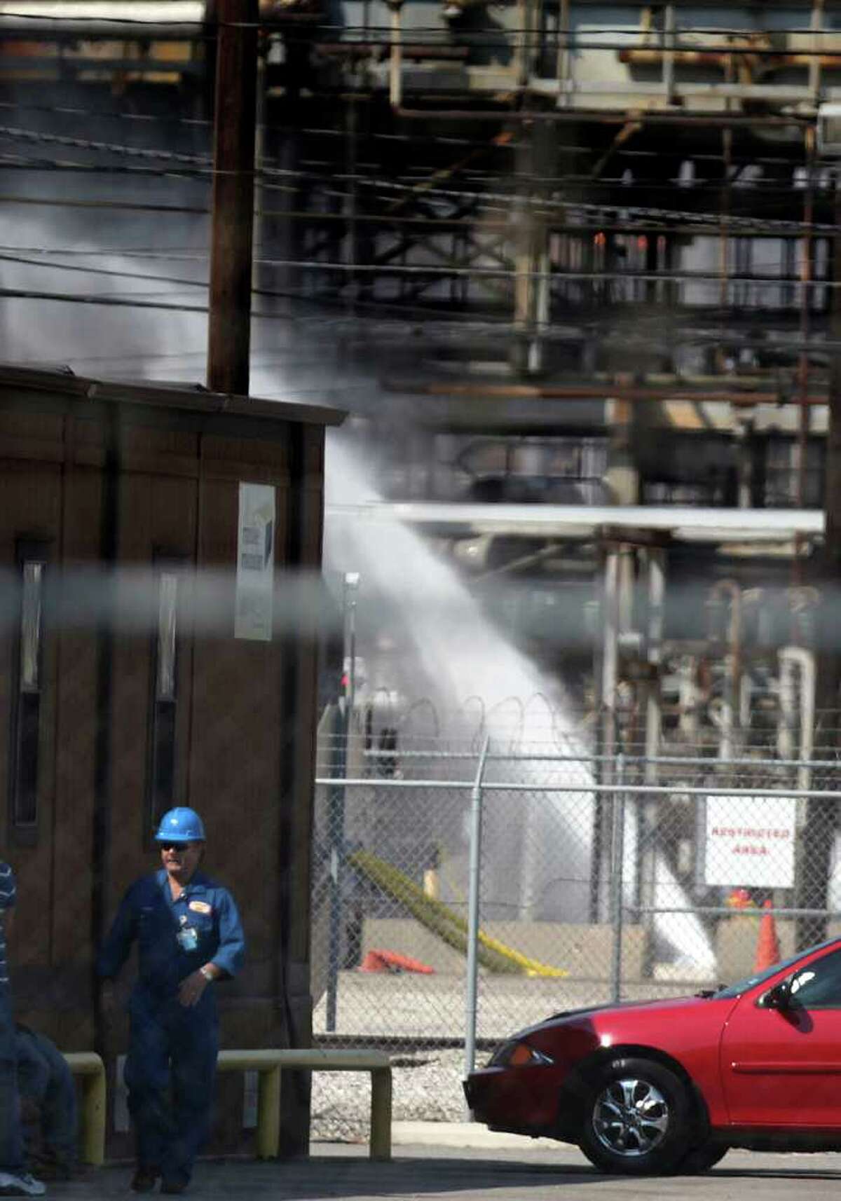 Fire at Pasadena refinery contained