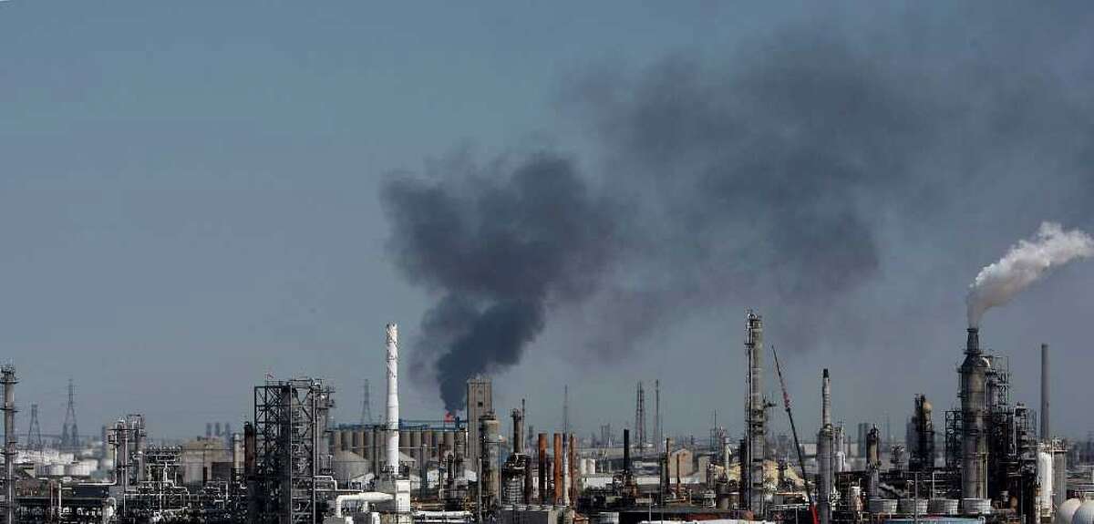 Fire at Pasadena refinery contained