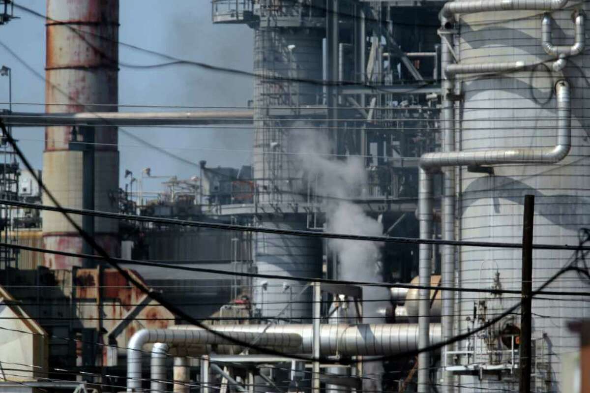 Fire at Pasadena refinery contained