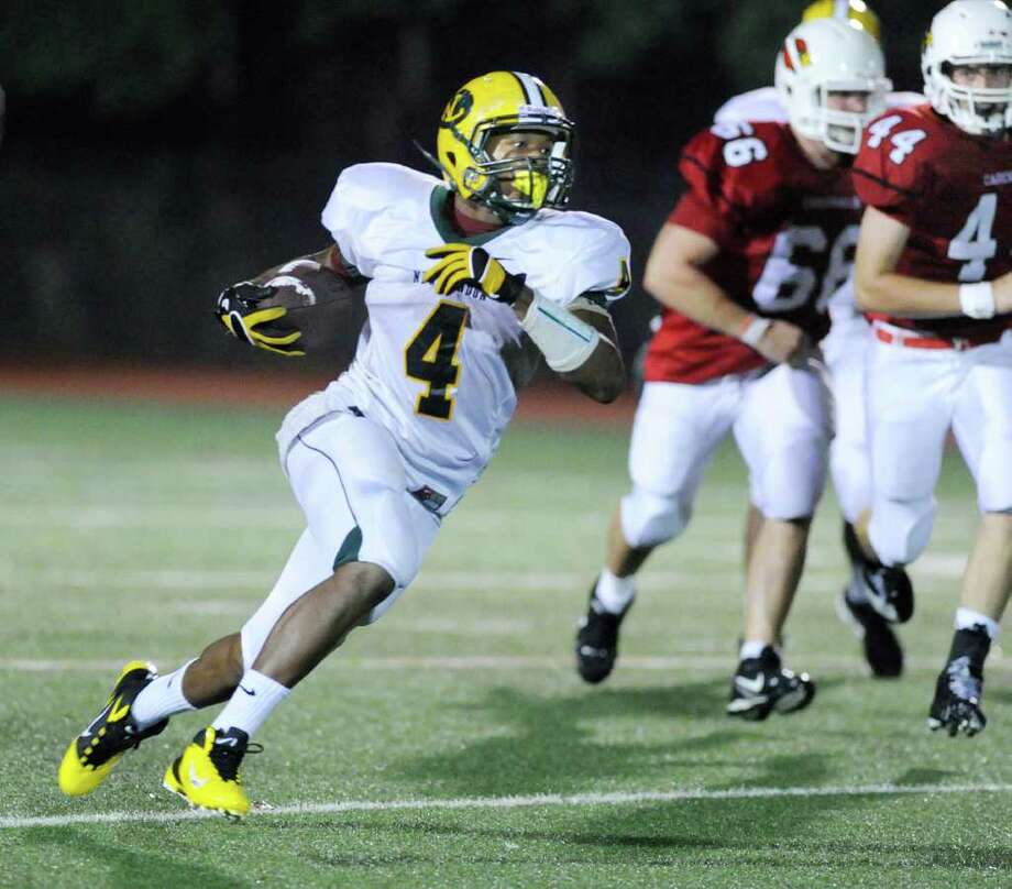 Greenwich Football Team Can T Keep Pace With New London