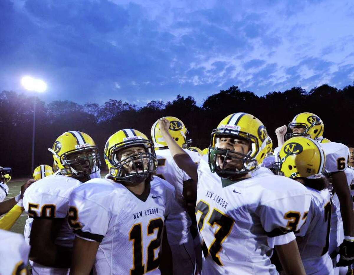 Greenwich football team can't keep pace with New London