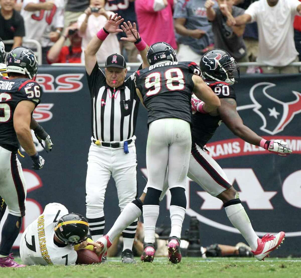 Texans Beat Steelers 17-10 In A Throwback Game