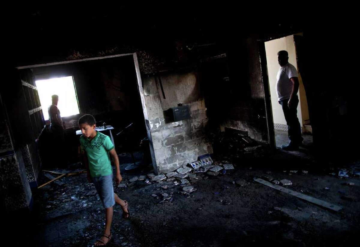 Radical Jews suspected of burning mosque in Israel