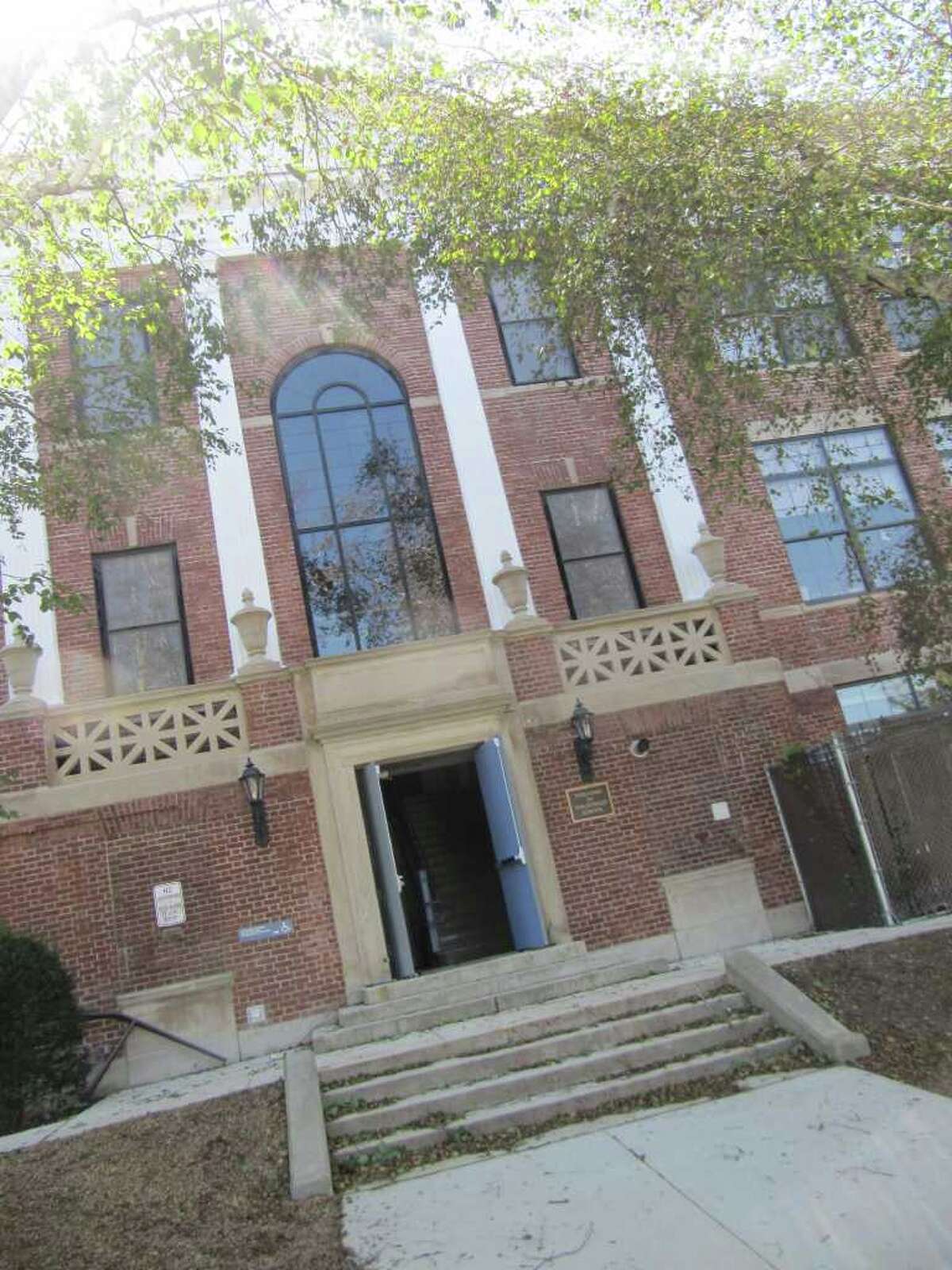 Ribboncutting today for renovated Stratfield School