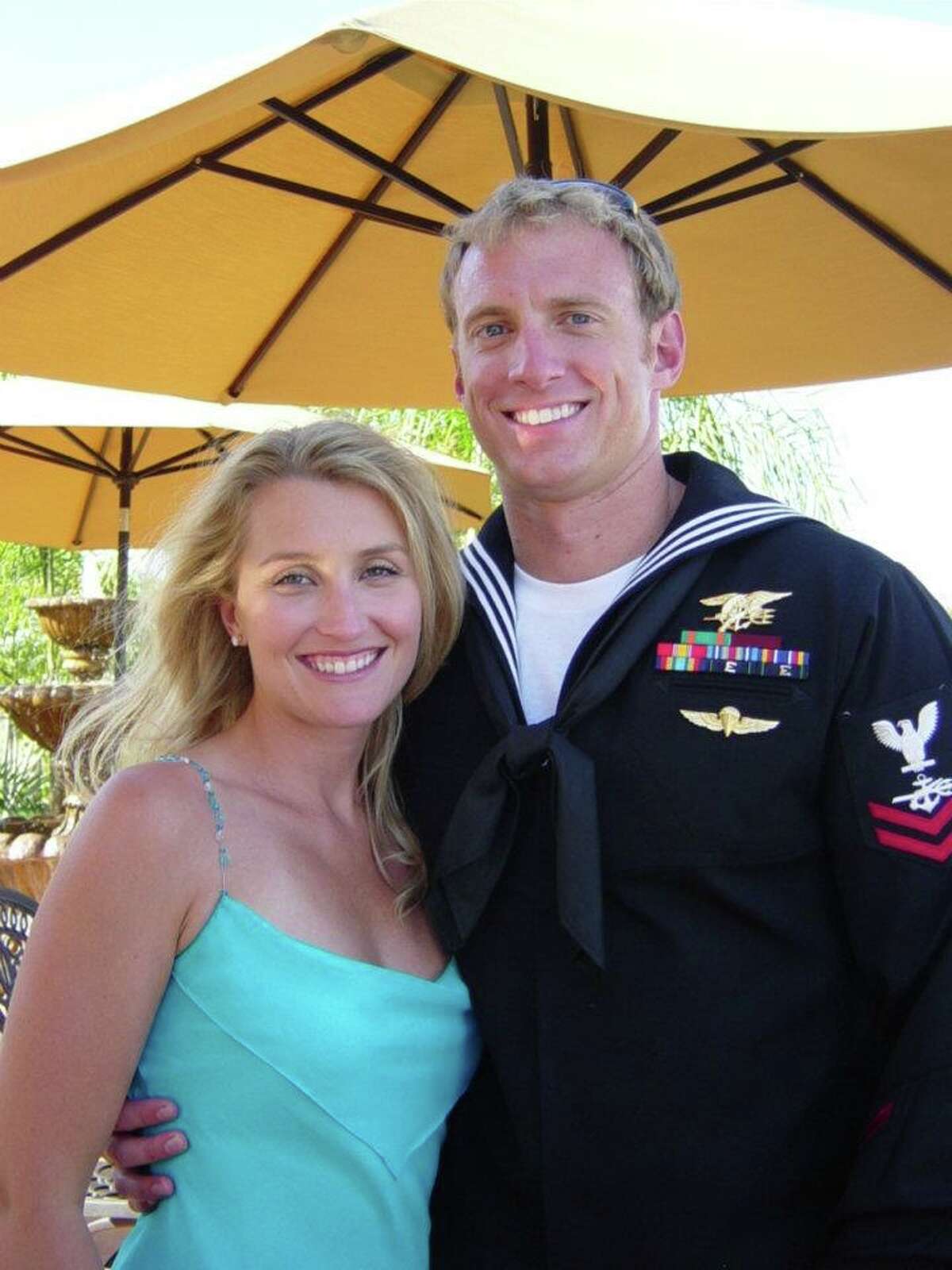 Navy SEAL widow searches for husbands ring on Facebook