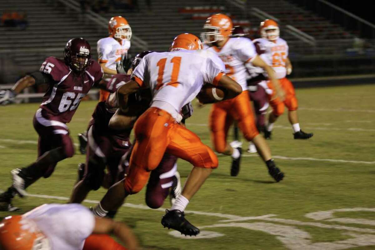 Silsbee football team holds off Orangefield for 15-7 victory