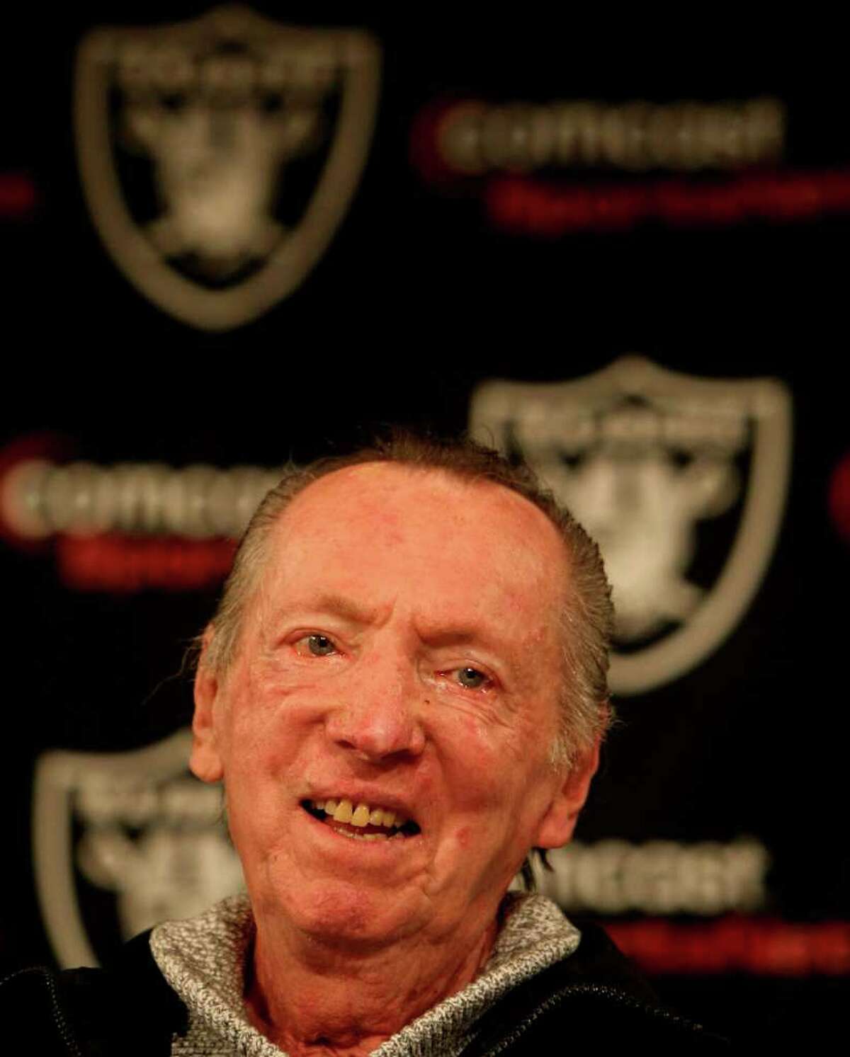 Football pioneer, Raiders' owner Davis dies