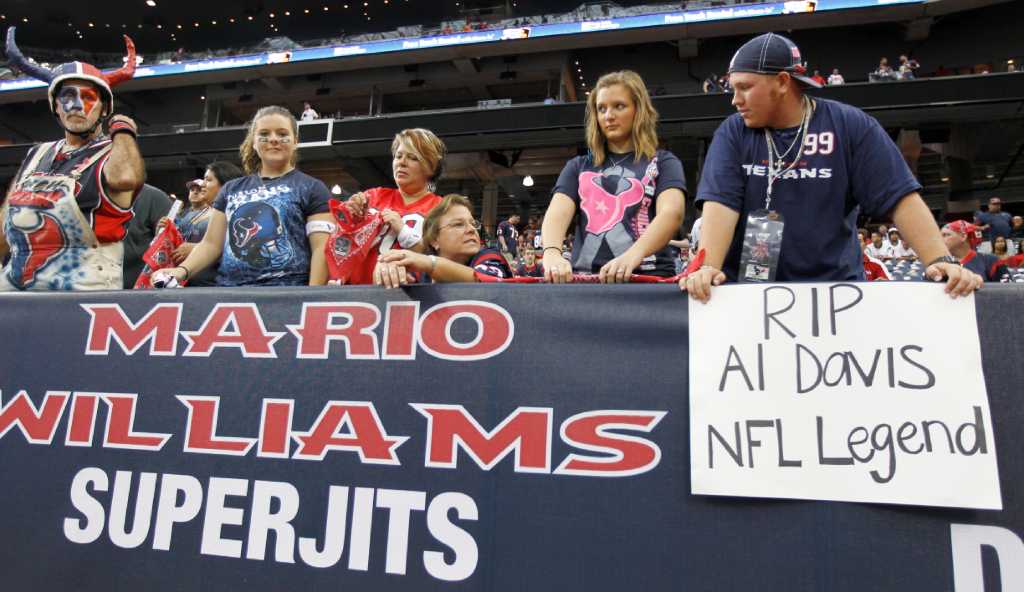 Raiders defeat Texans in emotional win after Al Davis' passing in 2011