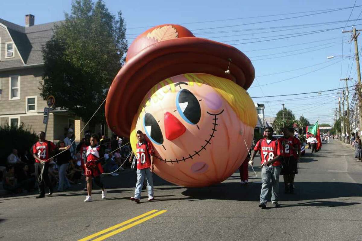 America, Italy celebrated in Bridgeport's Columbus Day parade