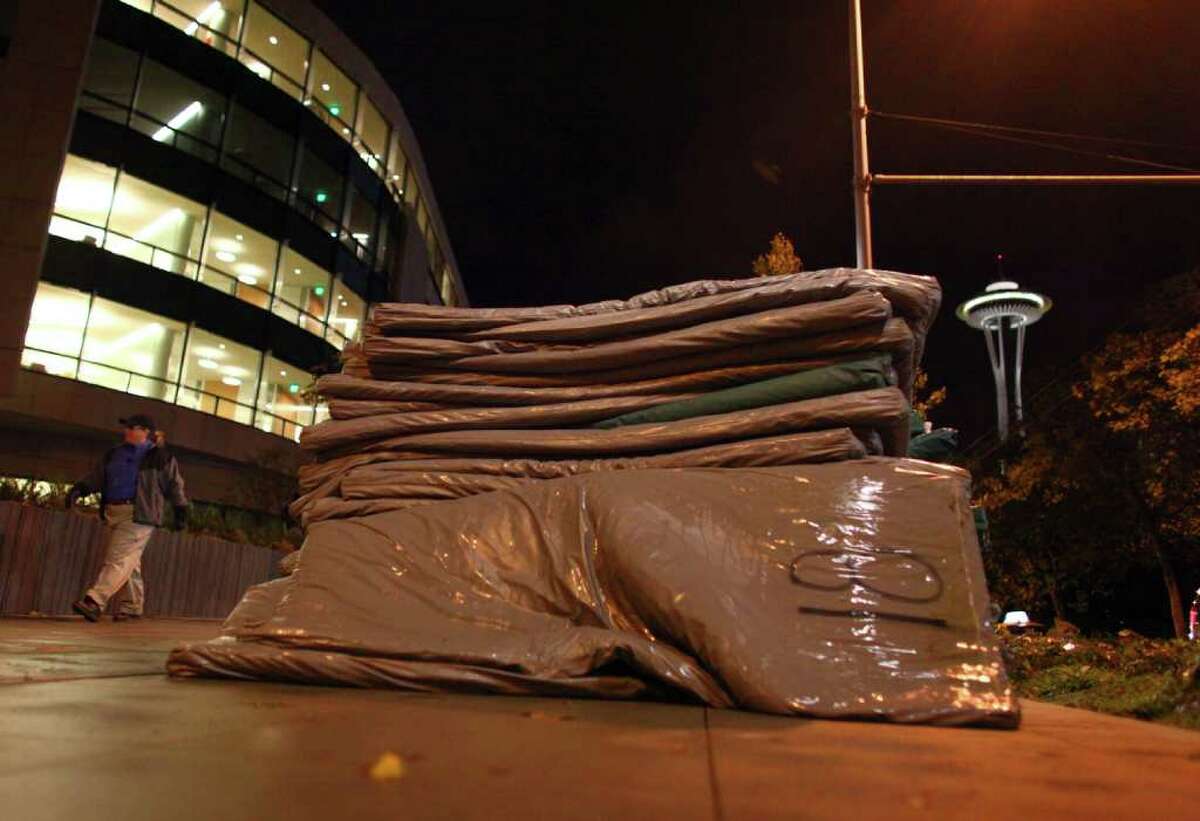 Gates Foundation's new neighbors Demonstrators from shuttered homeless shelters