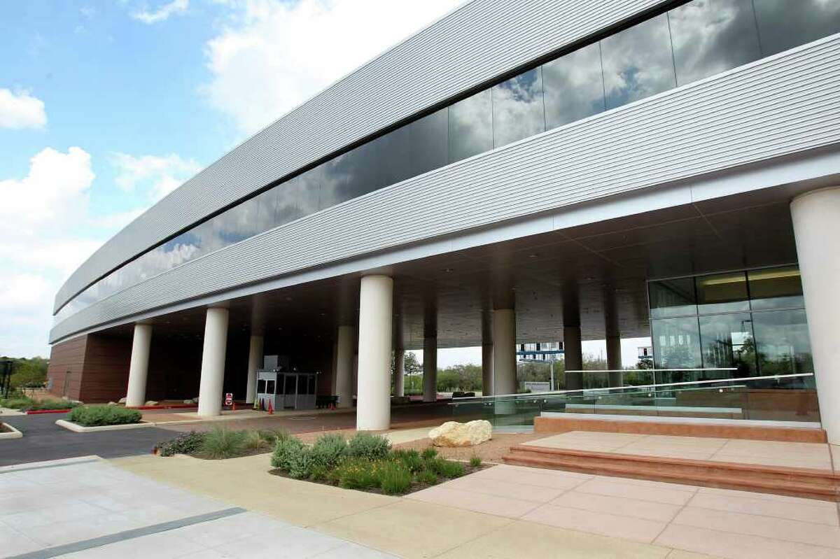 UT Health Science Center unveils new research building