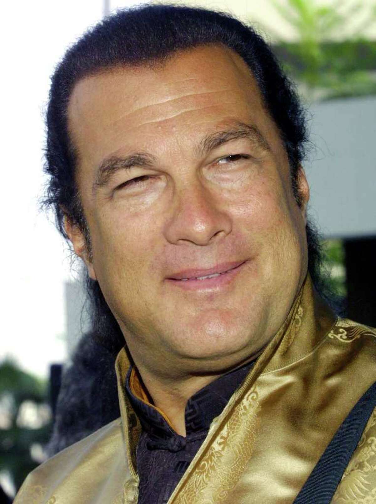 Steven Segal Braids Add deputy to Steven Seagal's credits