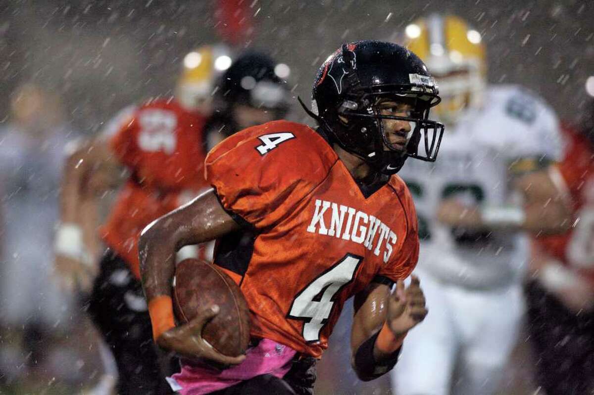 Stamford Football Boderick Run Past Trinity Catholic