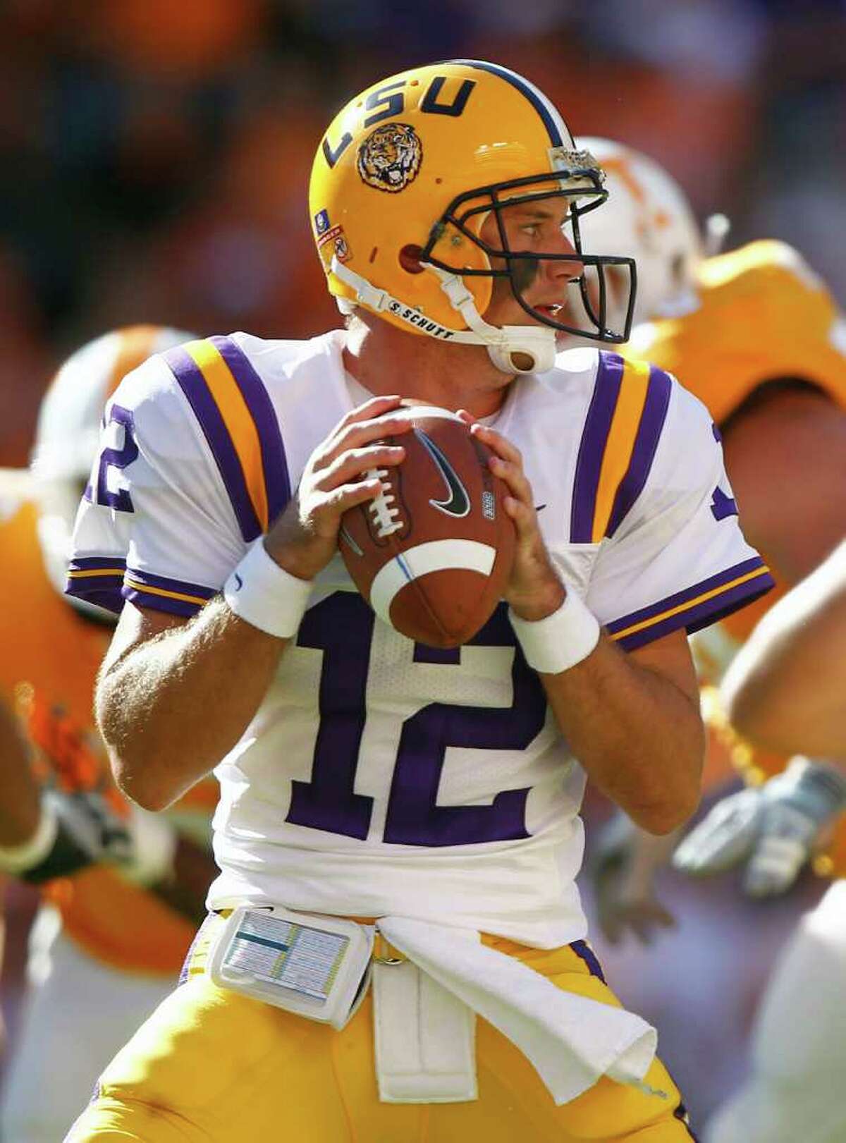 LSU wins in rout for 7th time