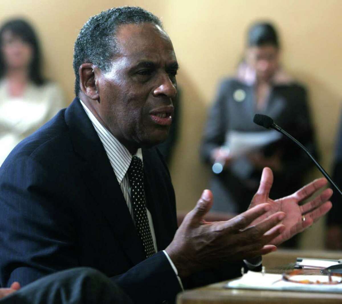 H. Carl McCall, a member of the board of trustees for the State University of New York, will succeed Carl Hayden as chair of the board. (Mike Groll / Associated Press)