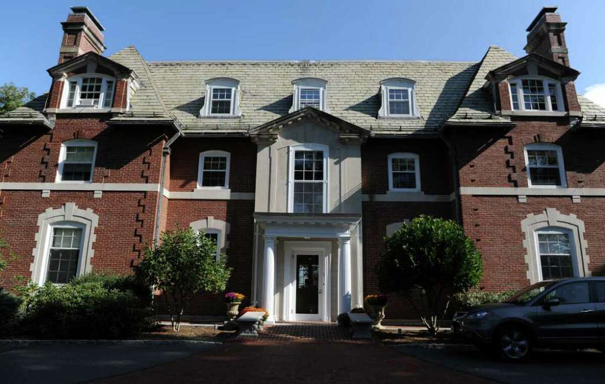 The public spaces of the governor's executive residence were renovated recently, courtesy of Connecticut Cottages & Gardens magazine.