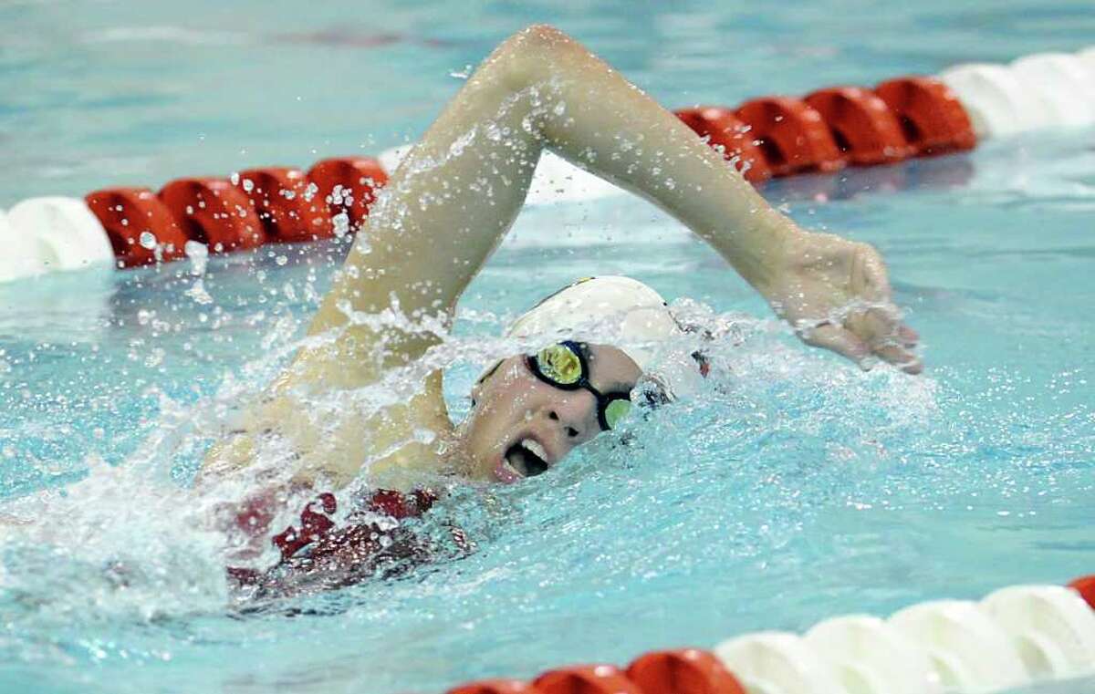 Greenwich swims past Lady Wreckers