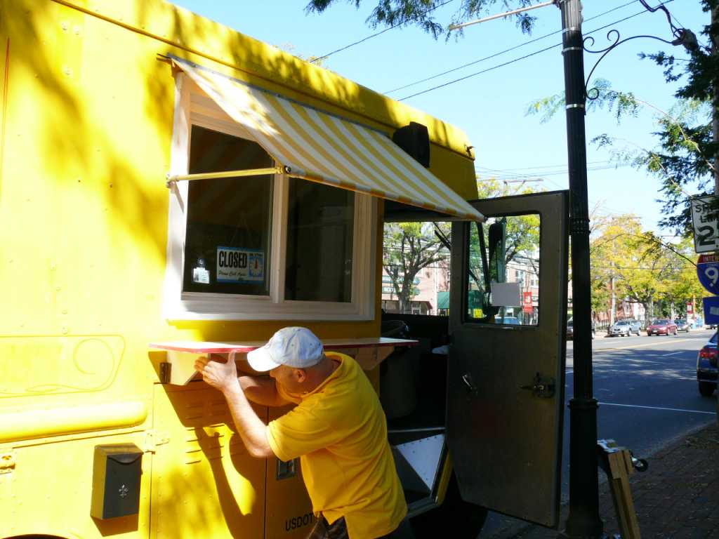Crepes Truck Adds French Accent To Lunch Downtown