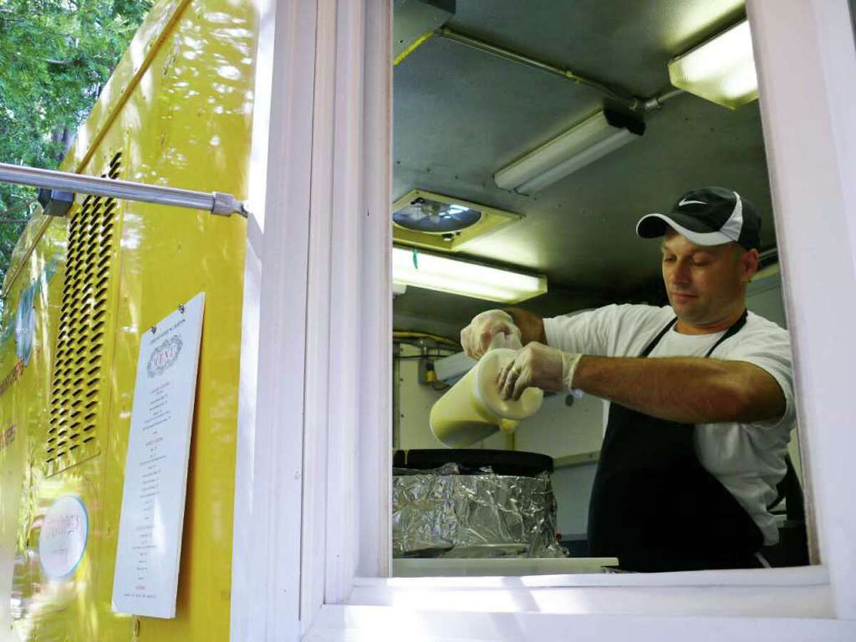 Crepes truck adds French accent to lunch downtown