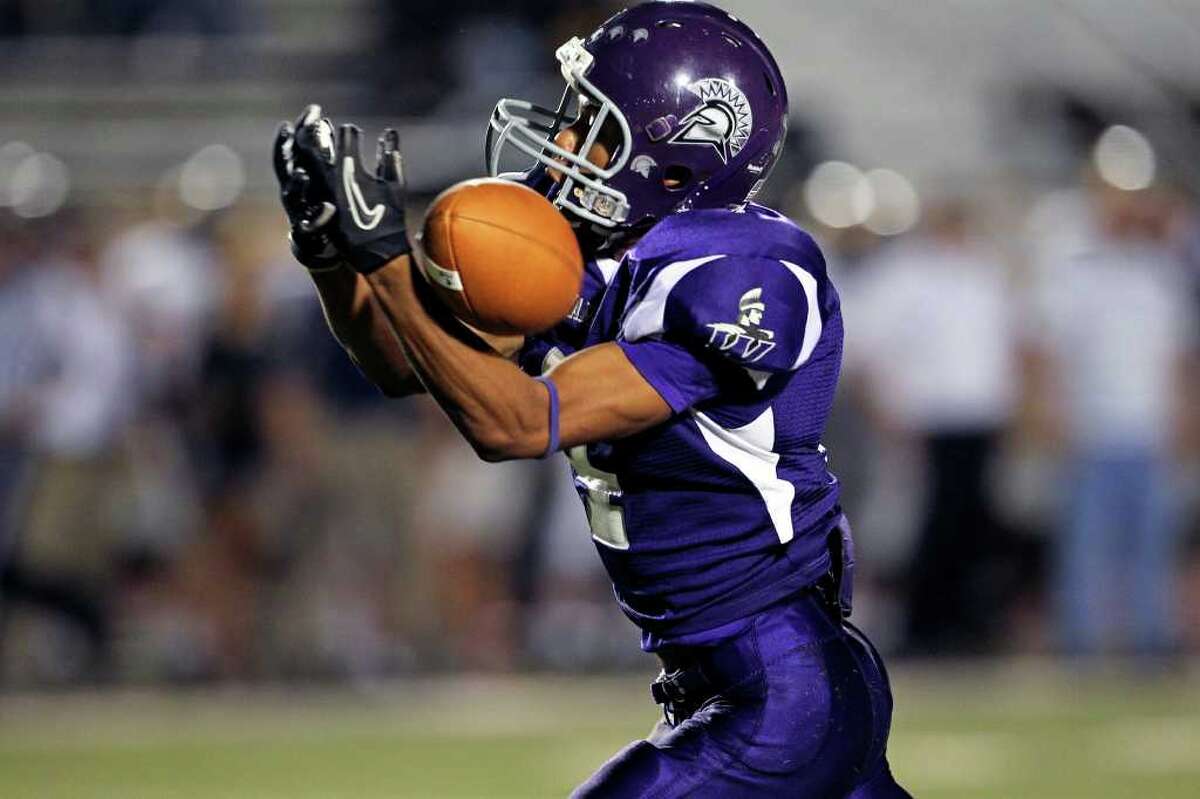 Defense leads Warren to win over O'Connor