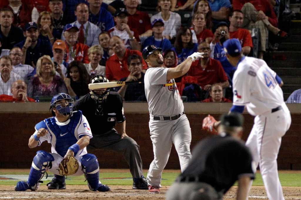 Lance Berkman Propels Cardinals to Win Over His Former Team