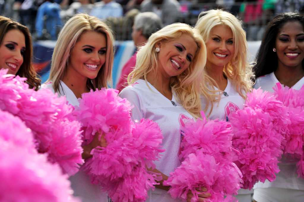 Photos: NFL cheerleaders wear pink for Breast Cancer Awareness Mo