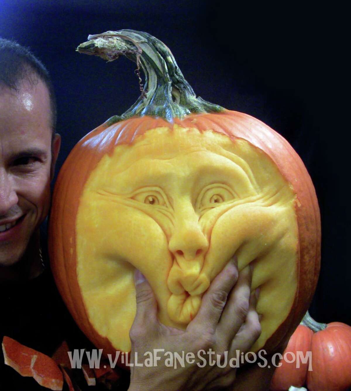 Incredible And Freaky Pumpkin Carvings 5081