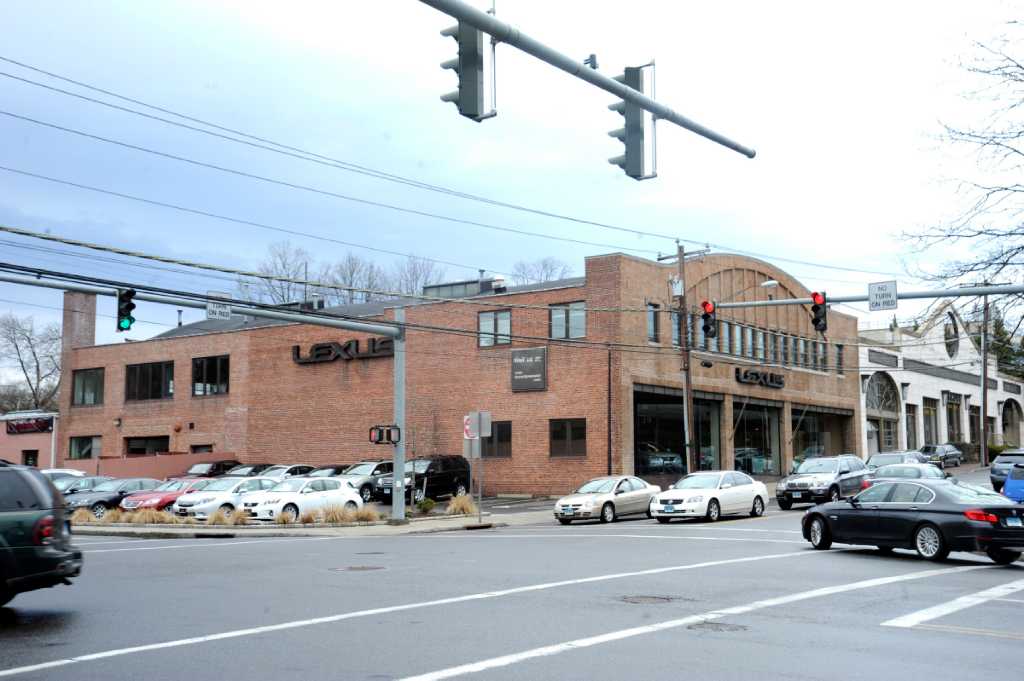 Residents attack proposed Lexus service center