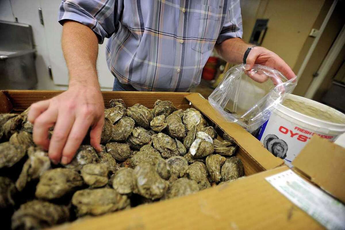 Texas oyster season may be closed, but locals buying from Louisiana