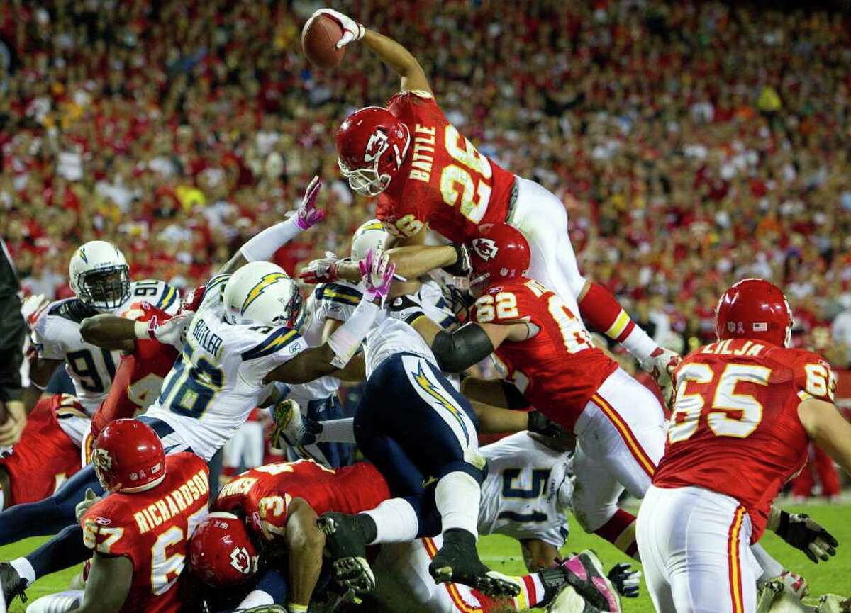 Kansas City Chiefs running back Jackie Battle (26) dove for a touchdown in the fourth quarter against San Diego Chargers during Monday's football game on October 31, 2011, in Kansas City, Missouri. (John Sleezer/Kansas City Star/MCT)