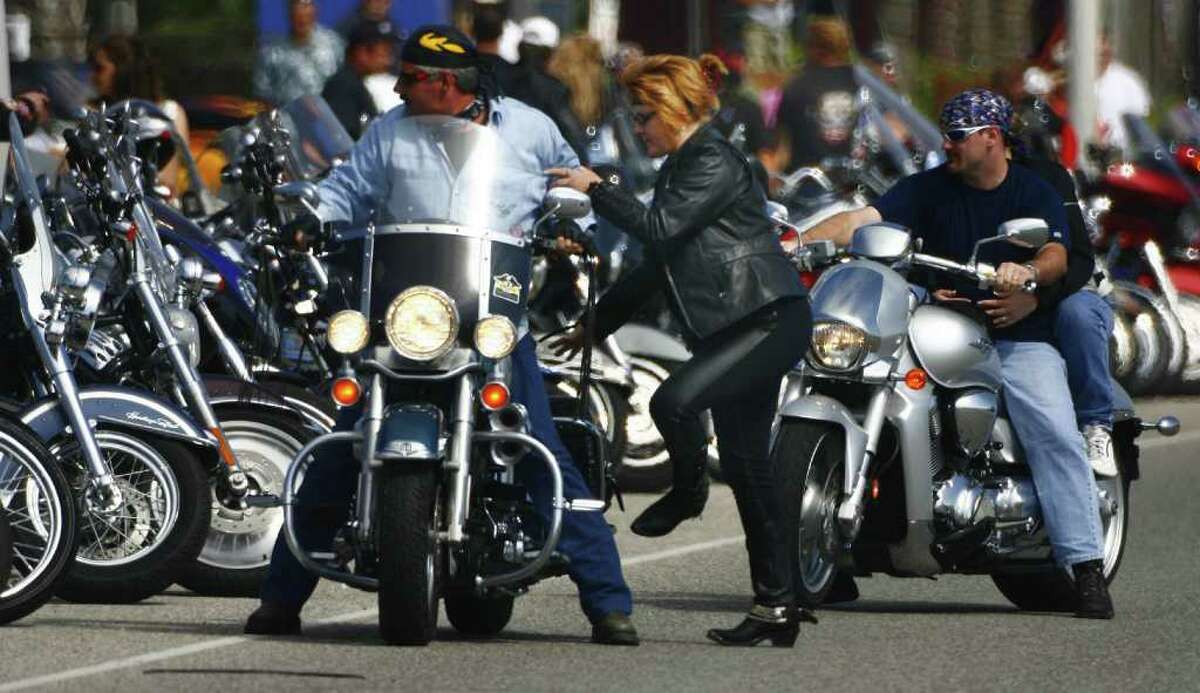 On the go: Lone Star Rally draws bikers to Galveston